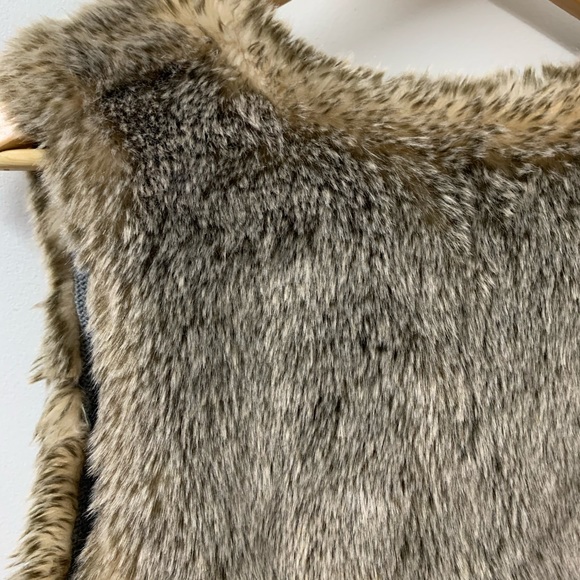 Aerie Faux Fur Vest - Picture 4 of 4